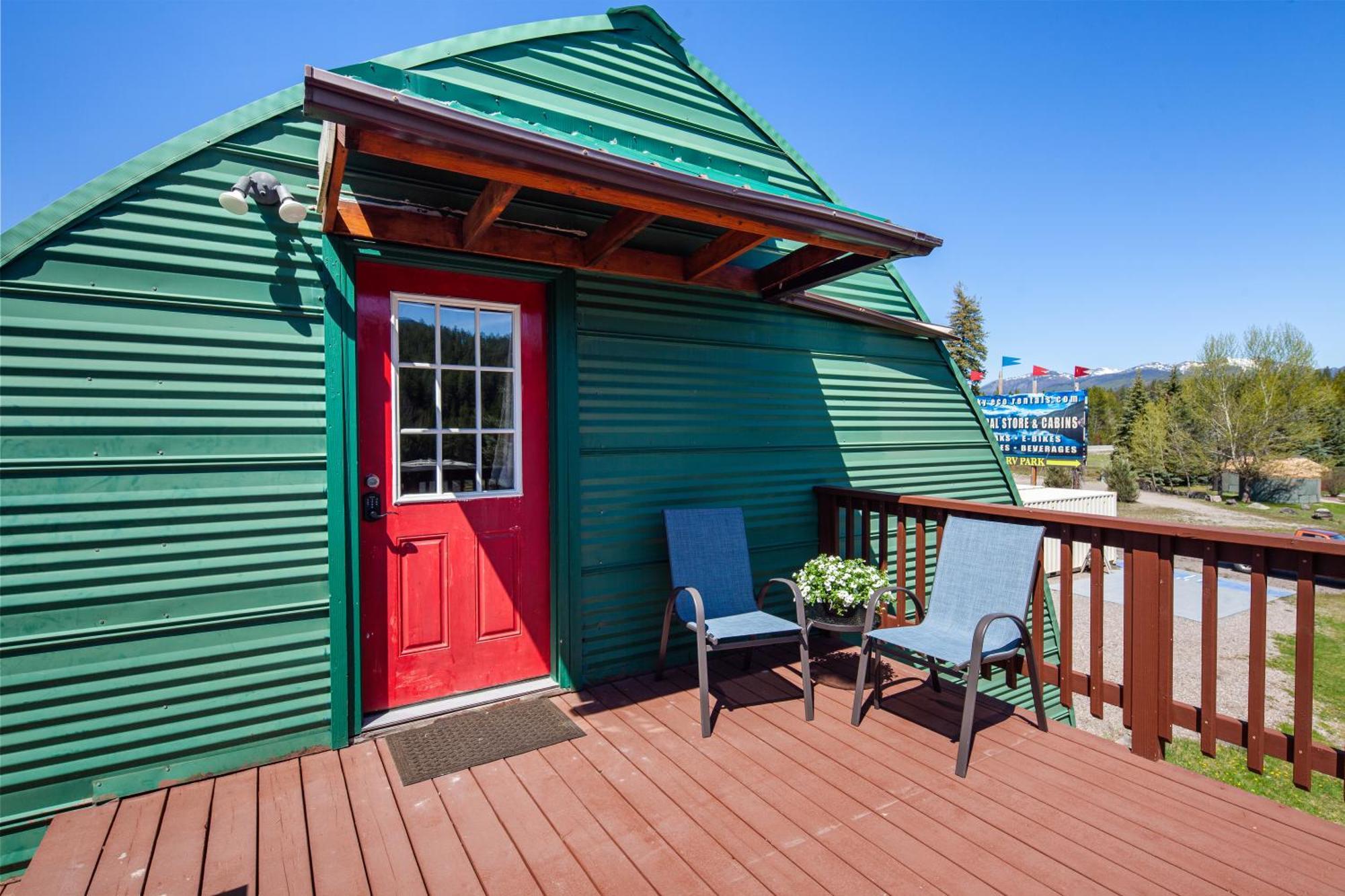 Sky Eco - Glacier General Store And Cabins Coram ภายนอก รูปภาพ
